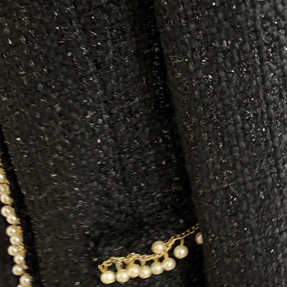 Elegant Black Tweed Jacket with Pearl Trim - Picture 5 of 7